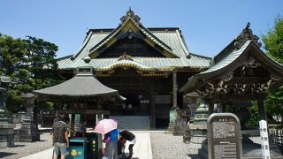 総欅の入母屋造の仏堂