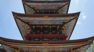 極彩色の文様が特徴的。これはすごいの一言でしょう。