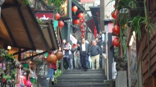 坂が少々きつい