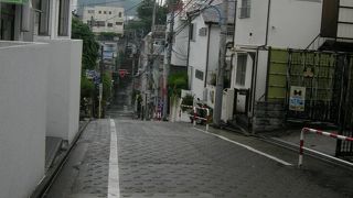 牛頭天王社が由来とも