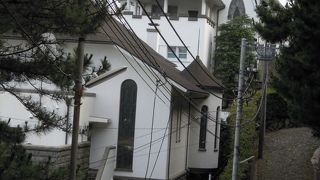 必見です！大企業創始者の白亜のお別荘！