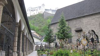 サウンドオフミュージックのモデルで有名な美しい墓地の教会