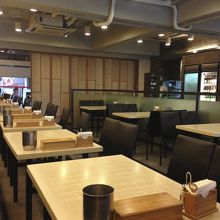 シックな色合いで落ち着いた雰囲気。