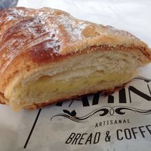 アーモンドブリオッシュの断面