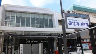 大きなターミナルビルでいろいろ揃っています！