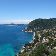 エズの駅が下に見えます