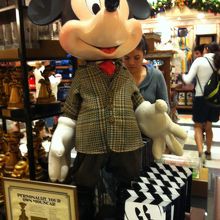 ミッキーの衣装も映画にちなんで