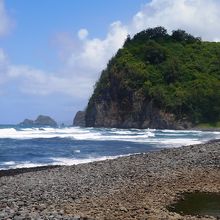がけ下に降りてきてからの景色