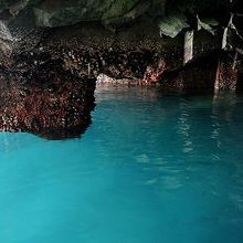 青の洞窟内部。これは震災前に乗ってみた時の画像です。