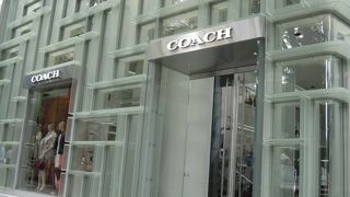 表参道の新スポットです