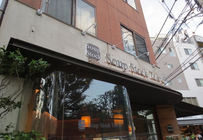 広尾駅からすぐです