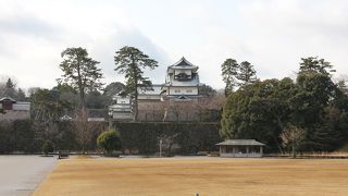 金沢城の公園散歩は清清しい。