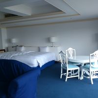 白と青で統一されてます。気分はサントリーニ。