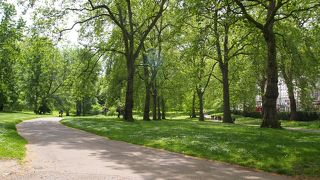 ロンドン中心にあるその名の通り緑一杯の公園