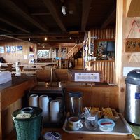 ラウンジにあるドリンクバー