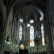 ステンドグラスが美しい