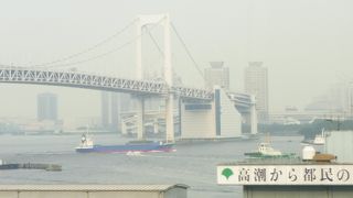 モノレールからレインボーブリッジが見られるのは3秒程度です