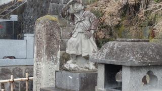 もの悲しき名所かな