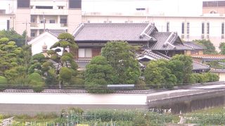 家を守るために段倉と呼ばれる家屋