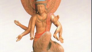 梅園に隣接した美術館