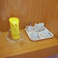 水ボトルのサービスは冷蔵庫にあり