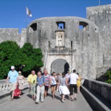 ココが旧市街への入口