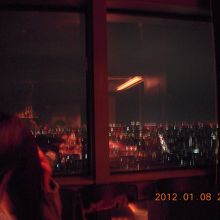 ちょっとぼけてますが店内からの夜景です