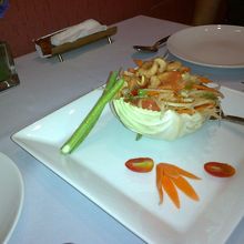 まずはソムタムから