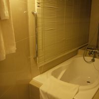 バスタブは大きめです。