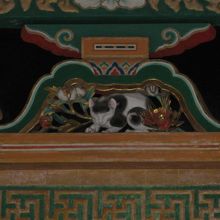 眠り猫の彫刻は、見る角度によって違って見えるそう。。。！