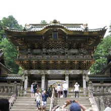 絢爛豪華な陽明門