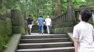 眠り猫を見て、奥宮に行こう。