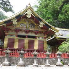 上神庫の象の彫刻は必見です。