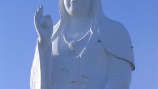白亜の観音