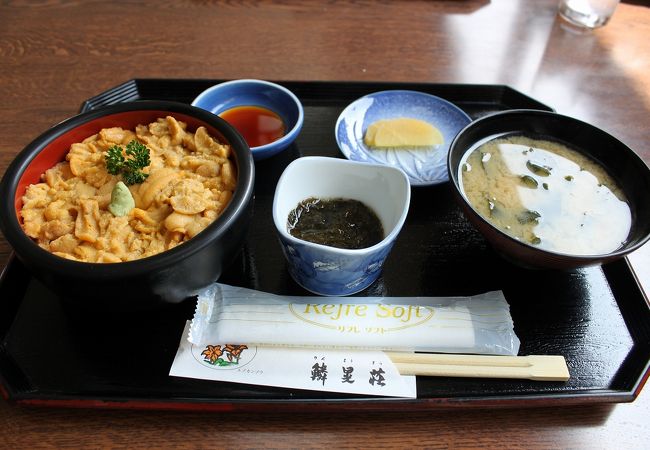 2400円の絶品のウニ丼です