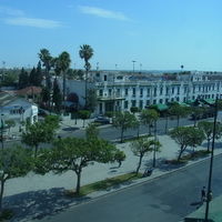 ブルギバ通りの東端