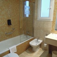 とても広いバスルーム。