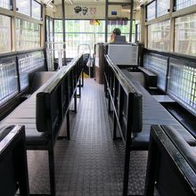 マウンテンバス内