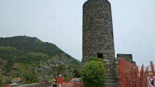 かつての城跡で村を一望できます