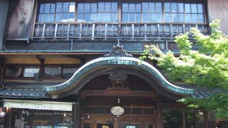 銭湯の建物がそのまま！