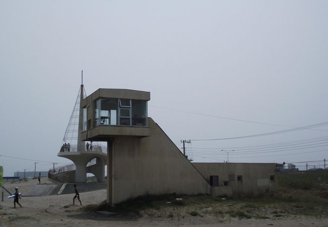 水難防止監視所とビーチタワー