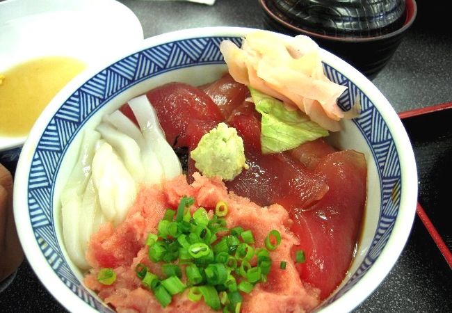 焼津港にある　地元民が楽しむお店　安くてボリューム◎