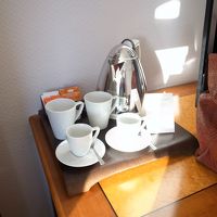 ネスプレッソ＋湯沸しポットや紅茶、インスタントコーヒーも。