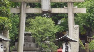 795年創建と伝えられる神社