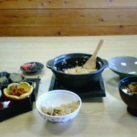 名物メニューの「たけのこご飯」です。