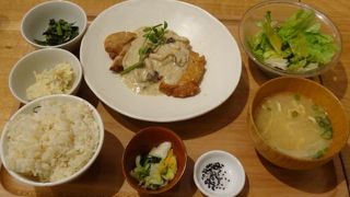 空港でしっかりした食事ができます