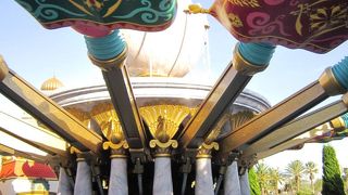 魔法の絨毯を楽しむ