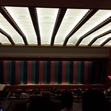 4階から舞台を観る