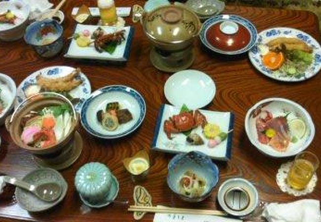 ⬛ホテル・旅館気分で豪華に演出 【華やか置台３組セット】５種類計４小鉢皿グラス付 リーガロイヤルホテル小倉】第32回わっしょい百万夏まつり開催