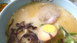 熊本空港から近い、庶民的な熊本ラーメン店